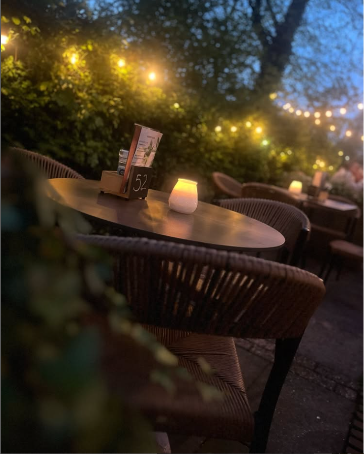 Johan aan het koken bij de kookclub